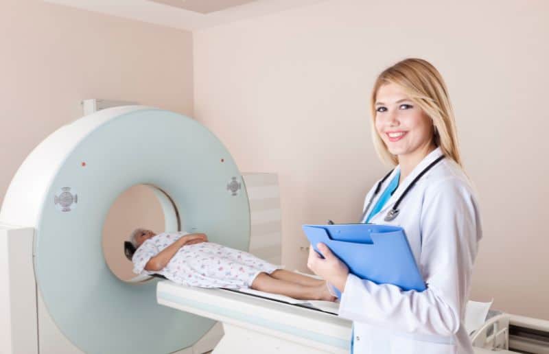 ¿Cuál es el sueldo de un técnico superior en radioterapia y dosimetría?